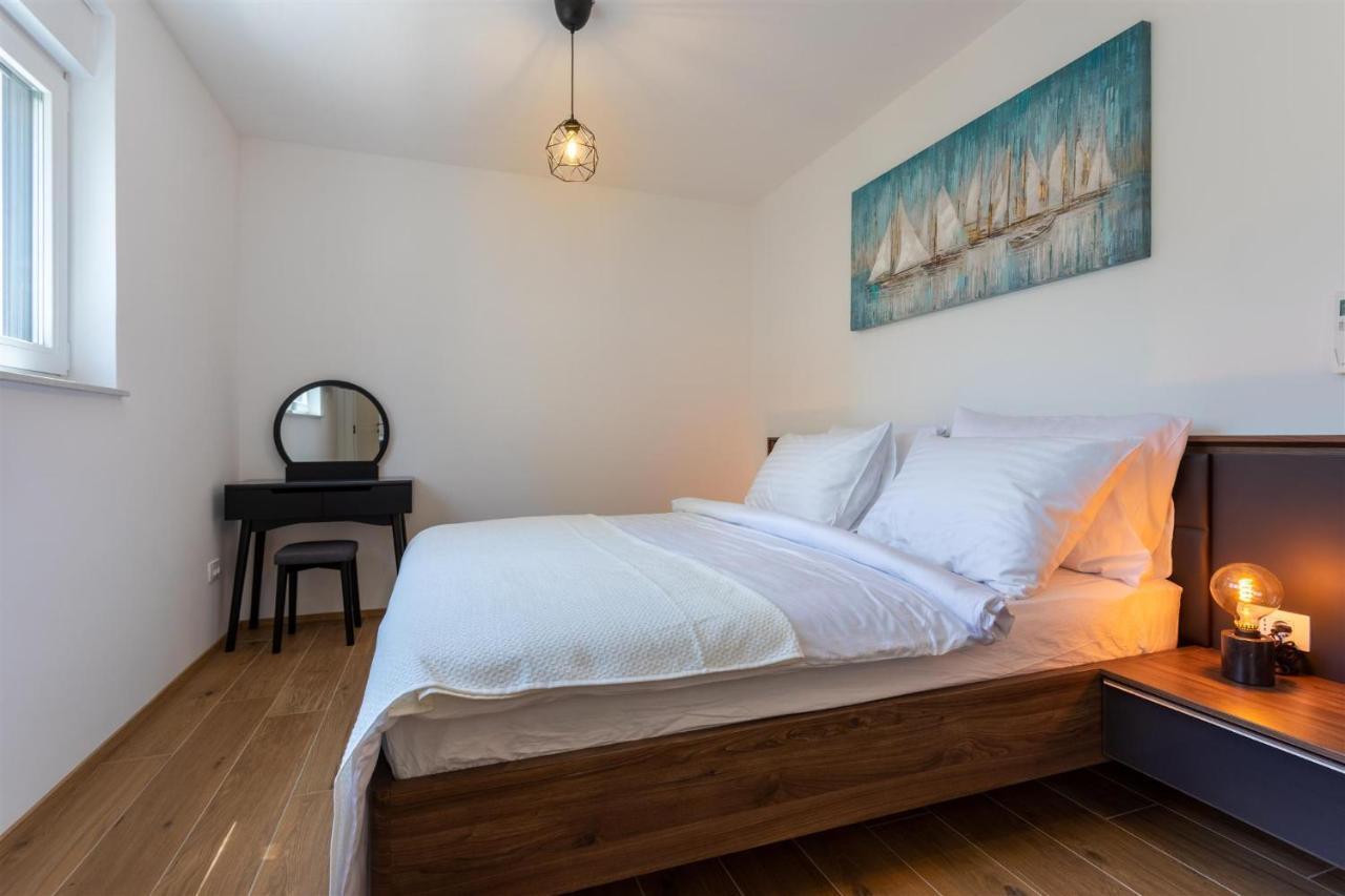 Villa Manhattan Dobrinj Екстер'єр фото
